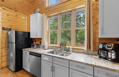 Cabin For Two Near Helen w Spa Amenities - Foto 16