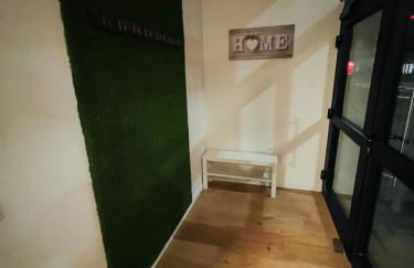 Big Apartment l 18 Beds l Free Parking l WiFi l - Photo 7