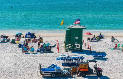 Home ON Key with pool, hot tub, putting green, arcade games, bike & mins to beach! - Foto 68