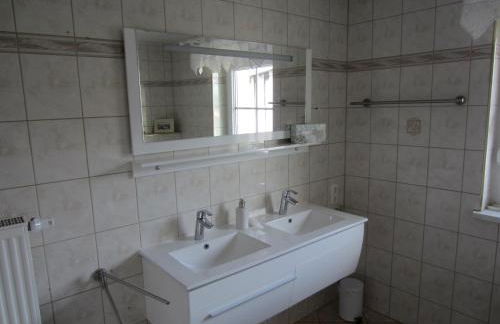 Ferienwohnung Bienwald mit Pool für 4 - 6 Personen mit 3 Schlafzimmern - Foto 16