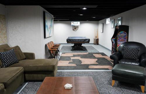 3BR Retreat near BrewDog, games, and lots of space - Foto 13