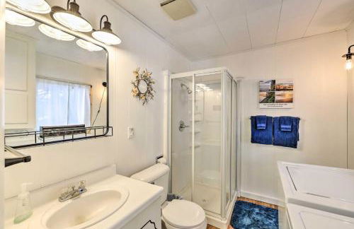 Cozy Maine Lakefront Cabin Rental - Foto 16