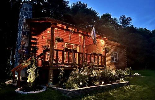 Romantic Nature Escape: Beautiful Log Cabin with Amazing Views and Hiking Trails Nearby in the White Mountains, New Hampshire - Foto 13