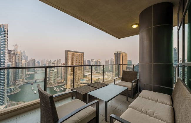 Maison Privee - Dreamy Apt with Jaw-Dropping Marina Views - Photo 1