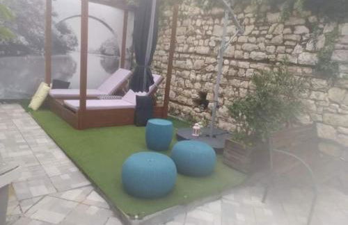 Οικία με αυλή και πάρκινγκ, μέσα στο κάστρο της πόλης - Foto 6