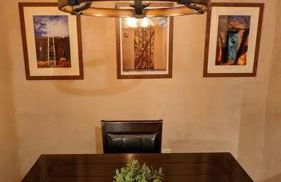 Enchanted Casita with Private Outdoor Hot Tub and Patio, Near Santa Fe Plaza, Sleeps 4 with free parking - Foto 23