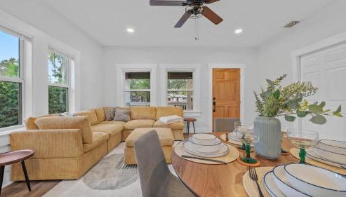 Mid-Century Modern Retreat by Coffee, Food + Shops - Foto 3