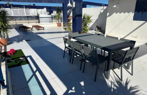 Ático 1ª línea con salida a playa - Foto 26