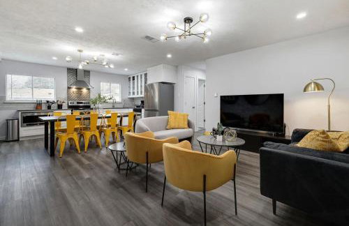 Upscale 3BR 2B Cozy Home with Pool & Grill - Foto 7