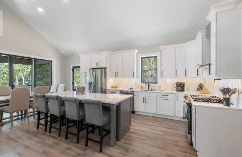 New Home, Dock, Kayaks, Game Room, Water Views - Foto 45