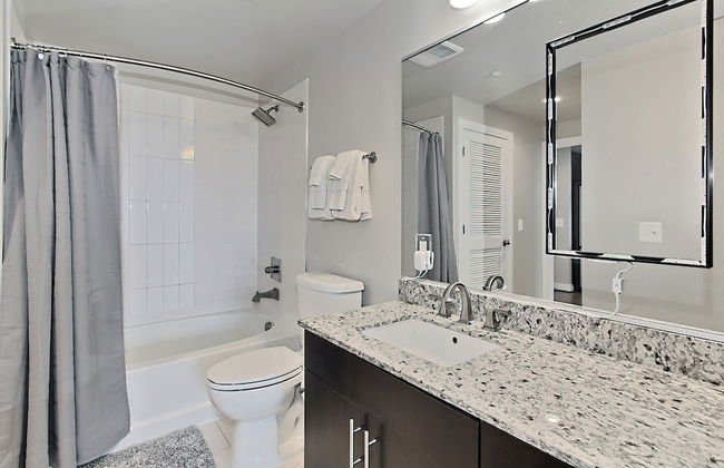 Modern getaway in Reston 2 bedroom - Photo 8