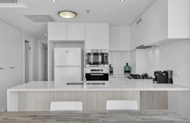 Reflection Tower Two - Foto 43