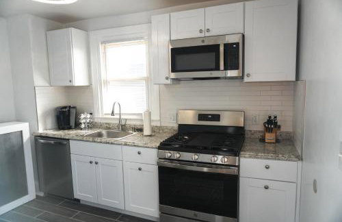 Lincoln Manor - Newly Renovated, 1mile from PHL Airport and Sports Stadiums - Foto 34