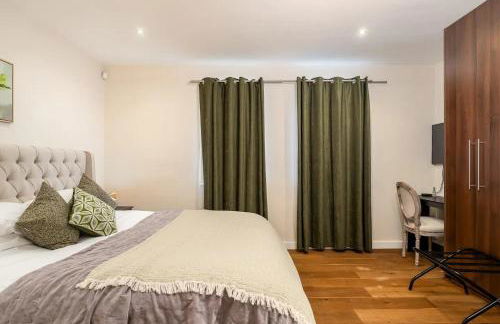 Pass the Keys Stylish Central St Albans Flat with Free Parking - Photo 4