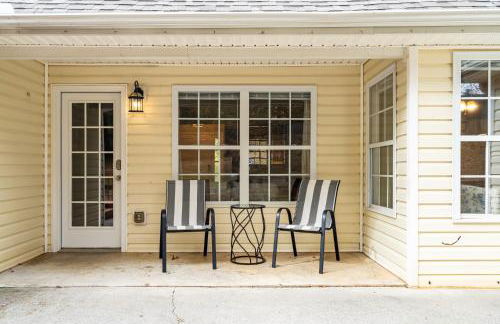 Spacious 3BR Home on Sprawling Serene Grounds - Foto 28