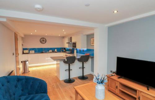 Blue Peter Engine Shed - Photo 5