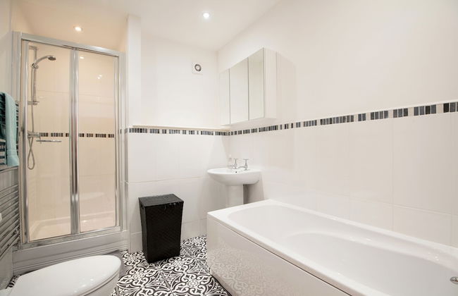 Apartment 2 The Grove - Photo 16