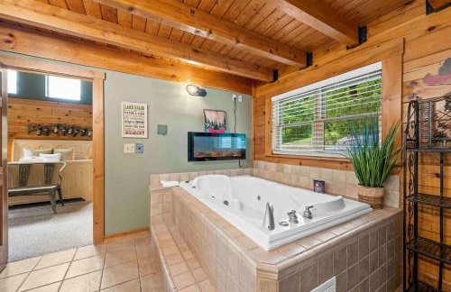 Lakeside Log Home, Private Dock, Near Ark! - Foto 3