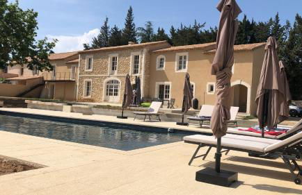 Superbe Mas Provençal rénové avec piscine, billard et climatisation à Paradou - Foto 10