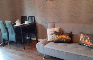 Hawksworth House in Chelmsley Wood, Birmingham near Solihull, near the NEC, HS2, JLR, Bear Grylls Centre, Resorts World and Birmingham airport, with a garage and free parking, great for families and contractors - Foto 31