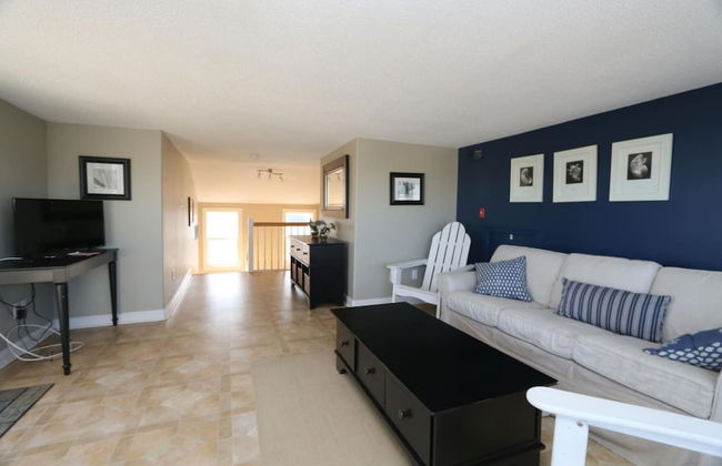 Coastal Escape w Pool Pool Table Walk to Beach - Foto 43