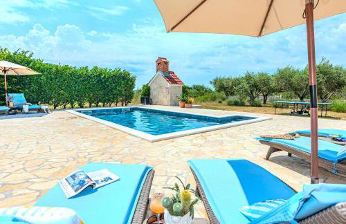 Holiday House Paula sa privatnim grijanim bazenom na mirnoj lokacija blizu mora - Foto 29