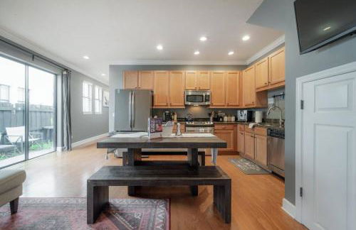 Centrally Located SOHO Retreat Walk to UT & Dining - Foto 13