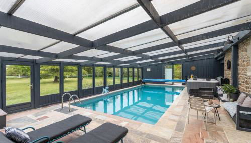 LA VILLA DU GOLF - avec piscine couverte chauffée et jacuzzi - Foto 2