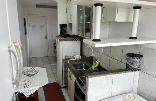 Apto na Praia João Rosa com vista Panorâmica para o Mar! 2 quartos, 2 camas de casal - Foto 8