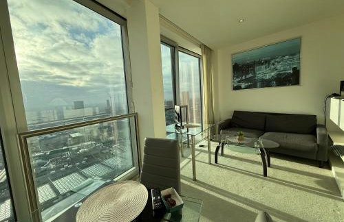 STUNNING!!! City-Center!! Retreat with Modern Amenities - Foto 39