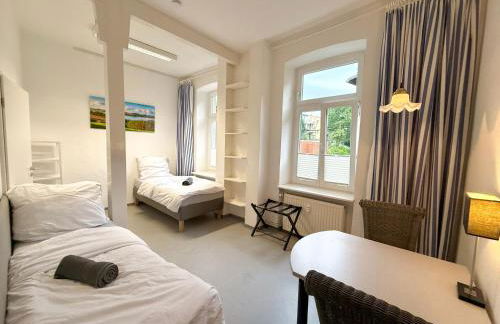 LIVA Stays Schwerin Zentrum - 4 Ferienwohnungen mit Küche und WLAN - Nähe Hauptbahnhof - Ideal für Familien & Monteure - Foto 32