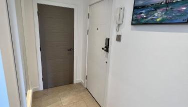 Entire Modern 2- Bedroom Apartment Modern Comfort Near Central London - Foto 3