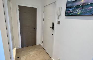 Entire Modern 2- Bedroom Apartment Modern Comfort Near Central London - Foto 3