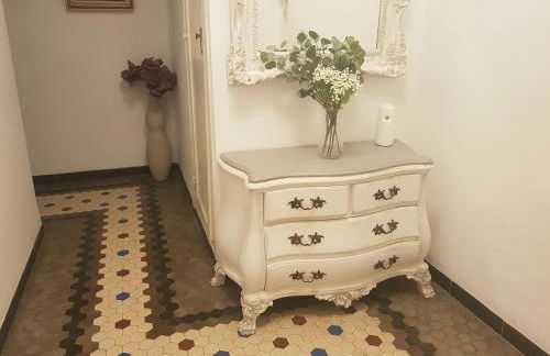 Domus Valencia Apartamentos centro frente a Torres de Serrano - Photo 13