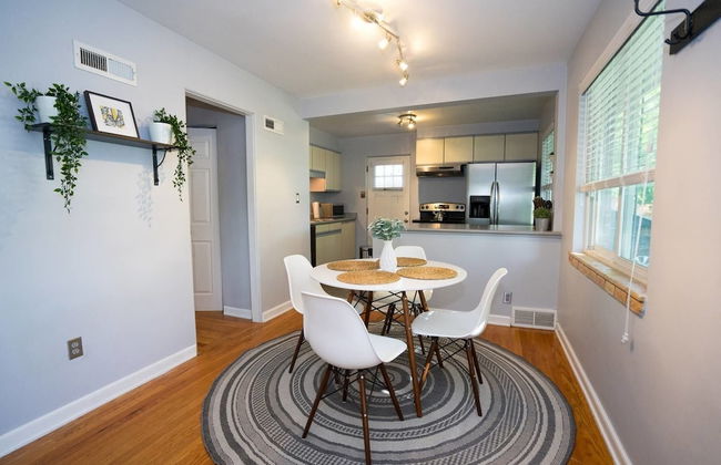 The Denver Den in Mayfair Park Enormous Backyard With Grill Sleeps 7 - Photo 7