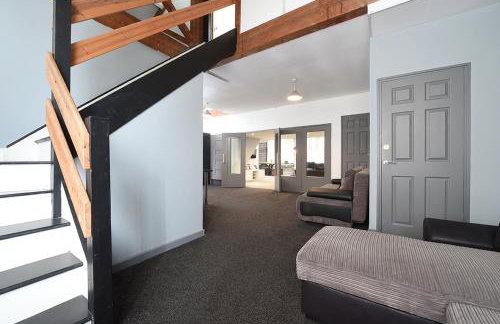 Penthouse Warehouse Slps 18 (61) - Photo 24