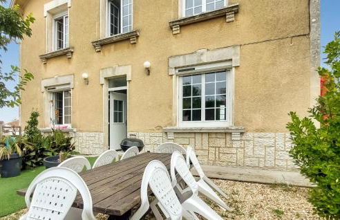 4 Bedroom Gorgeous Home In Jarnac - Foto 1