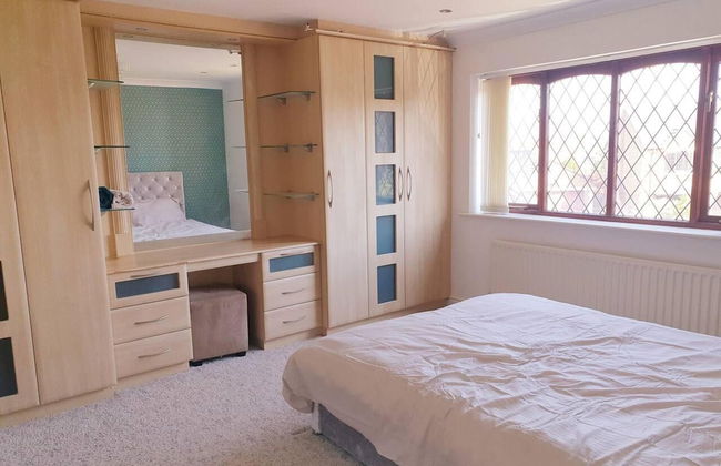 Lovely 4-bed , 3 Bath Villa in Bolton, Manchester - Foto 6