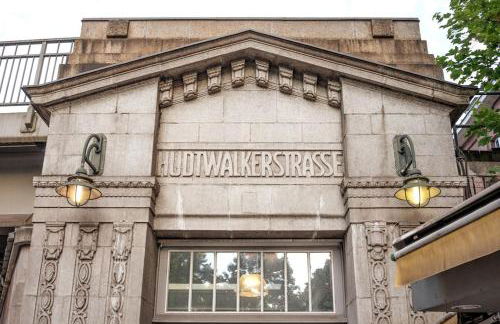 HH 05 by ROCKCHAIR - SUPERHOST Status - Modernes Apartment mit sonnigem Balkon & premium Boxspringbetten in Winterhude - Hamburg Top Geheimtipp - Foto 21