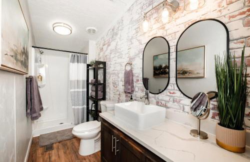 Renovated Bungalow Getaway - Foto 51