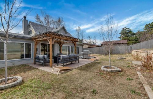 Chic Family Retreat with Game Room backyard with fire pit and minutes to Downtown! - Photo 22