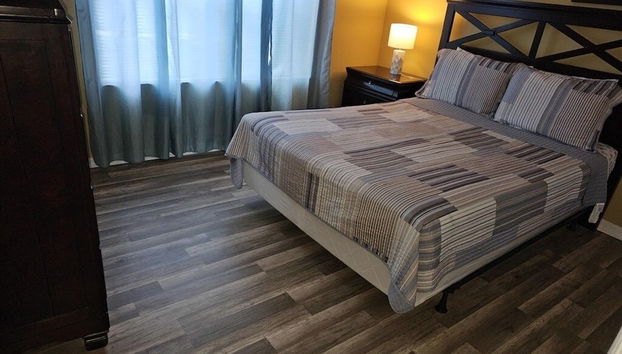 Spacious 7 Br, 4.5 Br Retreat With Pool 7 Bedroom Condo by RedAwning - Foto 5, Zimmer