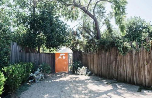 Unique Sculptured House with Private Beach Access - Foto 29