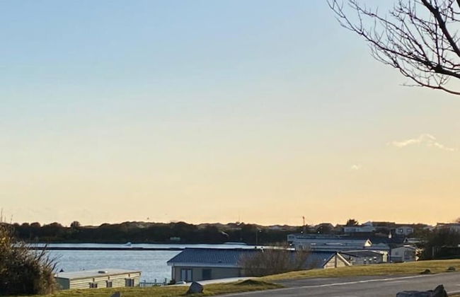 Immaculate 2-bed Static Caravan Near the Lake - Foto 25