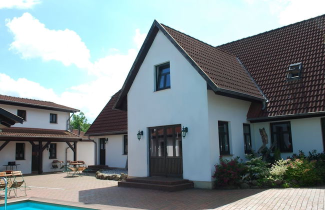 Apartment in Dargun With Pool & Barbecue - Foto 1