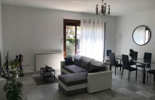 Haut de maison tout confort avec jardin et balcons - Foto 1