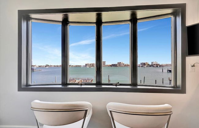 The Aura a Luxury Waterview Condo Heated Pool - Foto 13