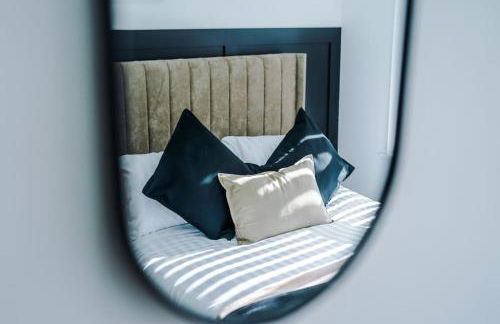 Heart of Didsbury Luxury 2 Bed Apartment by HASS HAUS - Photo 26