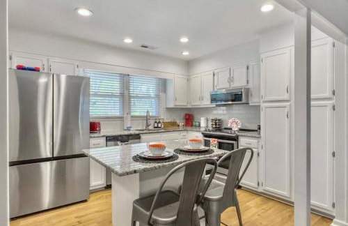 The Caspian large family house with private pool in Summerville - Foto 15