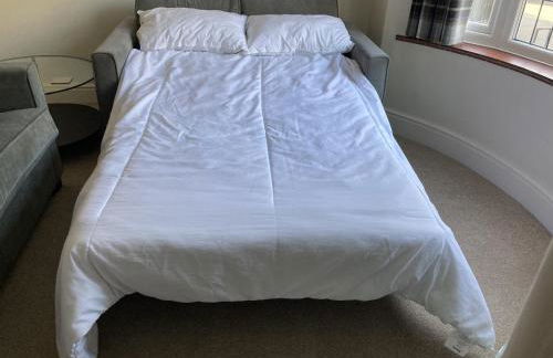 Large 4 bed detached house with parking - Foto 69